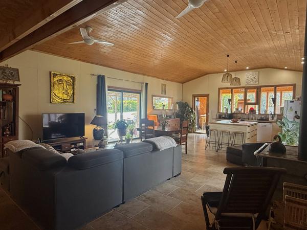 Bourg-de-Visa (82190) Bourg de Visa Domaine éco-responsable avec quatre habitations indépendantes, revenus locatifs et 6 hectares