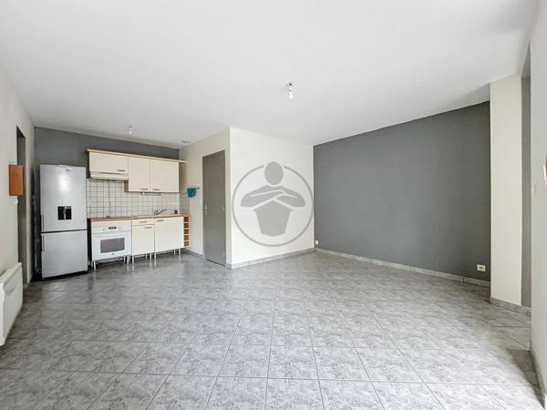 Vente                                                      Appartement
                        
                     3 pièces                      48 m2                     à Saint-Quentin