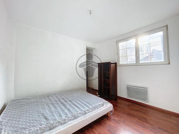 Vente                                                      Appartement
                        
                     3 pièces                      48 m2                     à Saint-Quentin