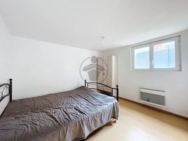 Vente                                                      Appartement
                        
                     3 pièces                      48 m2                     à Saint-Quentin