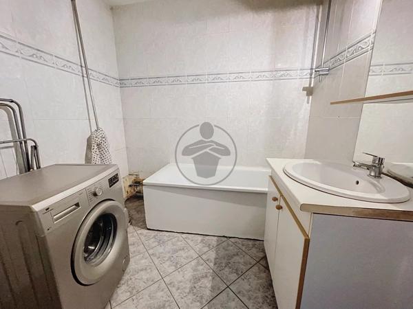 Vente                                                      Appartement
                        
                     3 pièces                      48 m2                     à Saint-Quentin