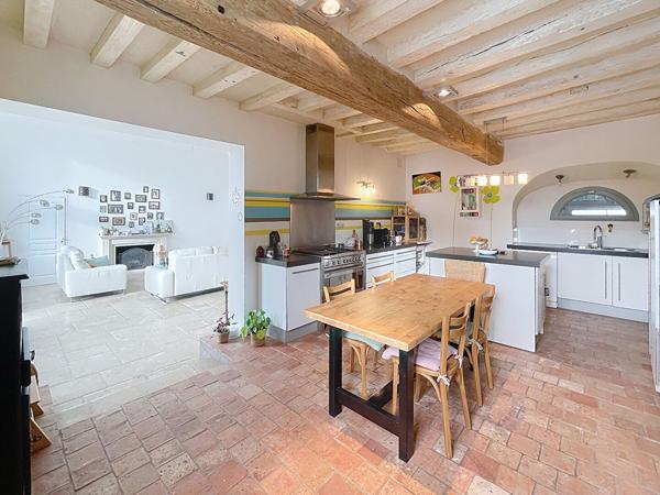 A VENDRE Maison de Maître - 278 m²  Piscine, jardin !