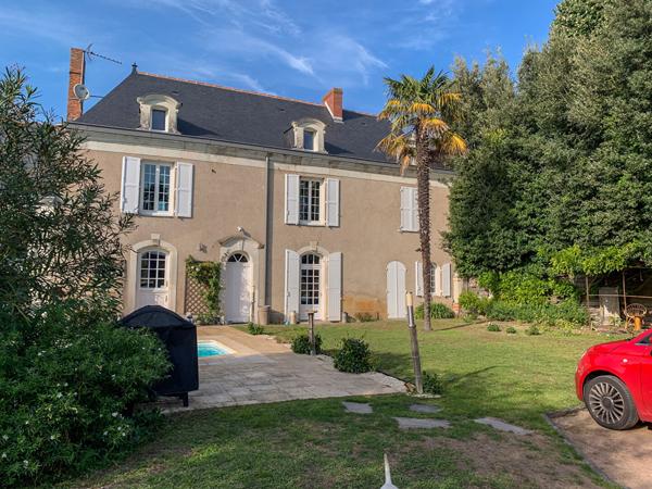 A VENDRE Maison de Maître - 278 m²  Piscine, jardin !