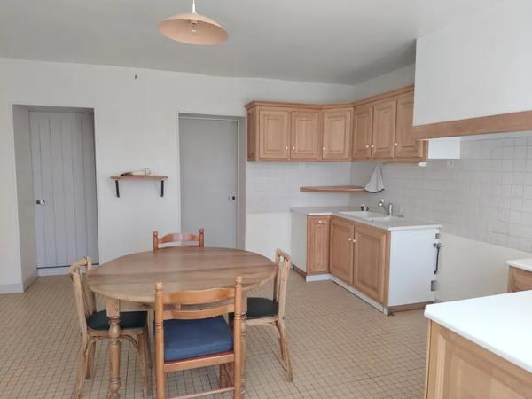 Corps de ferme de caractère - 210 m2 habitable - 5260 m2 ter