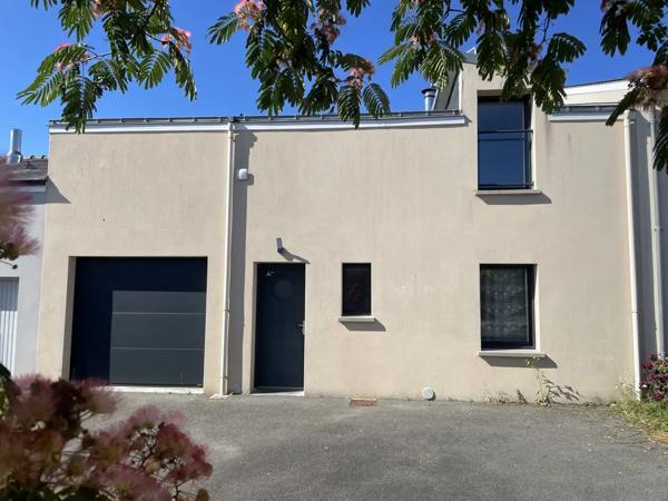 MAISON FAMILIALE DE 160 M2 SUR TERRAIN DE 408 M2