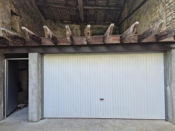 RARE À LA VENTE GARAGE AVEC GROS POTENTIEL EN PLEIN CENTRE