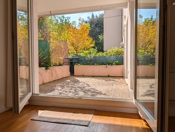 LOUE Grand T2 52m²+ Terrasse Pont des Demoiselles 2 pièces