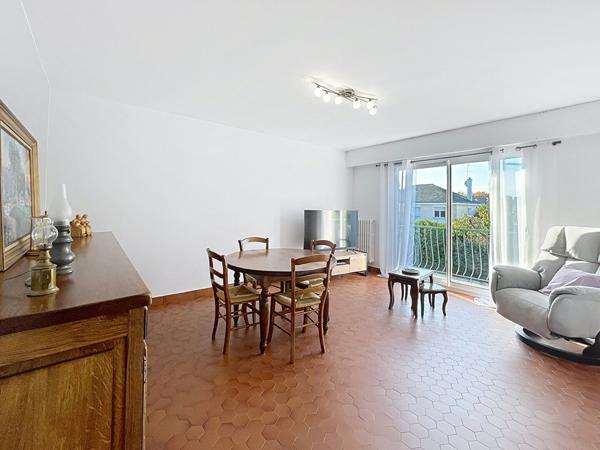 Maison spacieuse à vendre à Les Ponts de Cé - 4 chambres sur un beau terrain clos et proche des commodités