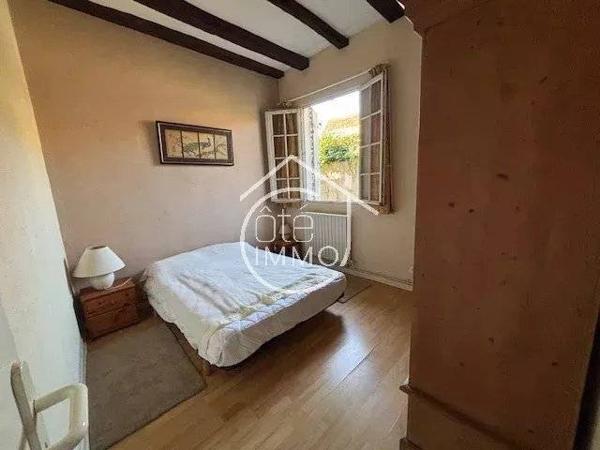ST PIERRE D'EYRAUD - Belle propriété 7 pièces 203 m2
