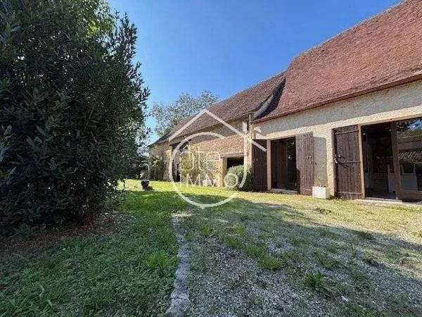 ST PIERRE D'EYRAUD - Belle propriété 7 pièces 203 m2