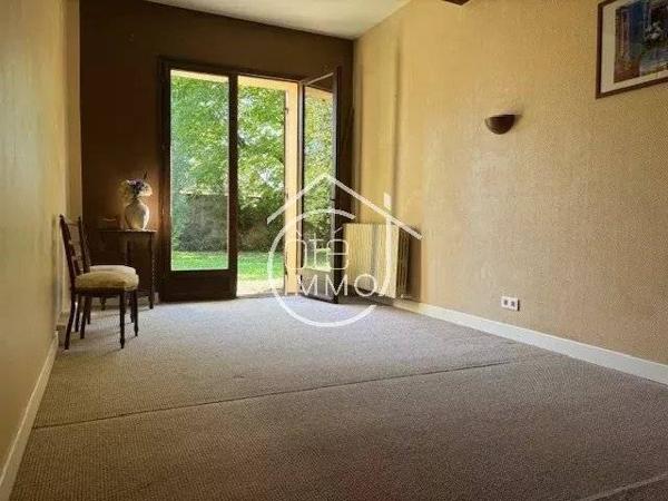 ST PIERRE D'EYRAUD - Belle propriété 7 pièces 203 m2