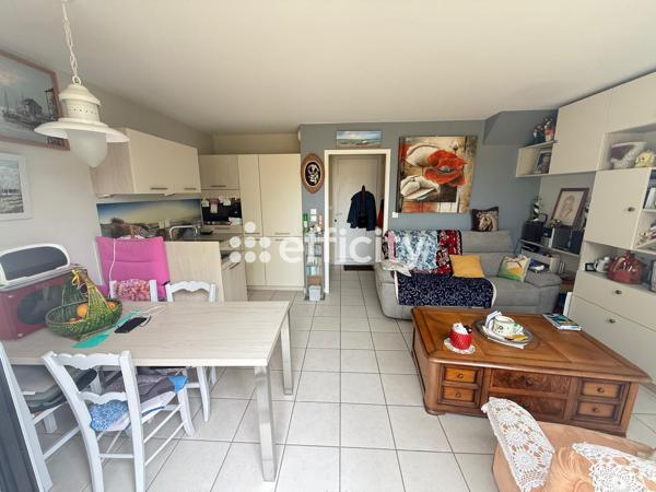 Maison
         3 pièces
        - 44 m² 180 000 € *