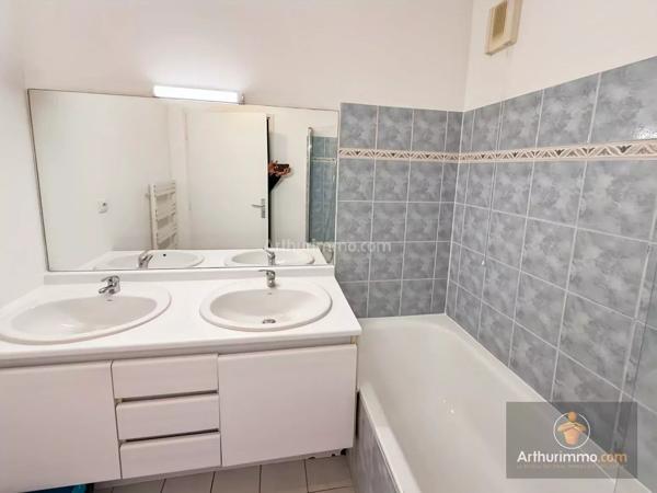 Vente                                                      Appartement
                        
                     4 pièces                      75 m2                     à Corbeil-Essonnes