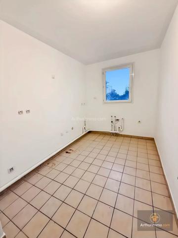 Vente                                                      Appartement
                        
                     4 pièces                      75 m2                     à Corbeil-Essonnes
