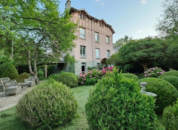 MAISON à vendre 8 pièces VITTEL (88) dont 4 appartements sur 1 095 m² de TERRAIN