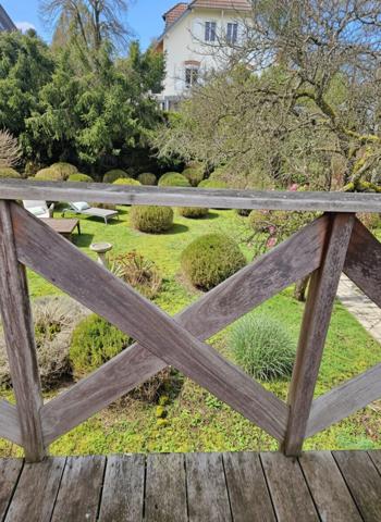 MAISON à vendre 8 pièces VITTEL (88) dont 4 appartements sur 1 095 m² de TERRAIN