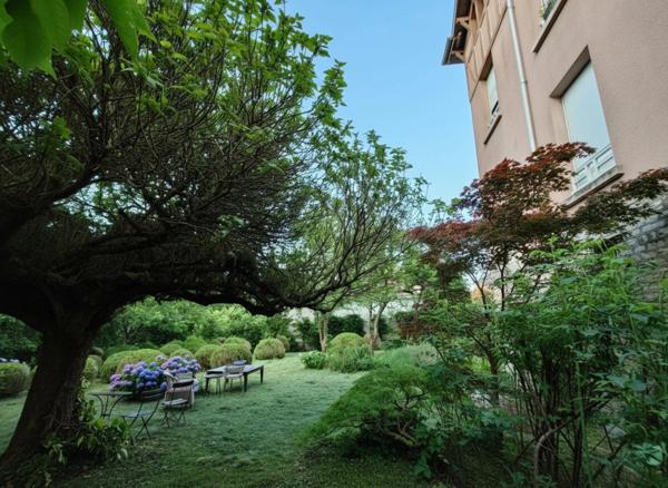 MAISON à vendre 8 pièces VITTEL (88) dont 4 appartements sur 1 095 m² de TERRAIN