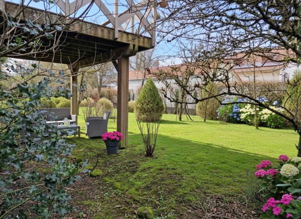 MAISON à vendre 8 pièces VITTEL (88) dont 4 appartements sur 1 095 m² de TERRAIN