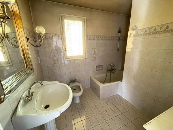 Appartement à vendre à Manosque dans les Alpes-de-Haute-Provence (04100), ref : 025/1933