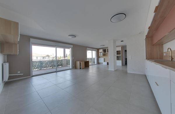 SOUSTONS Appartement récent de 90 m² avec terrasse