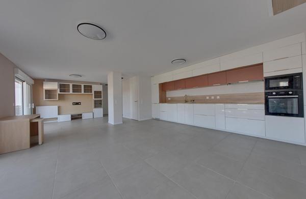 SOUSTONS Appartement récent de 90 m² avec terrasse