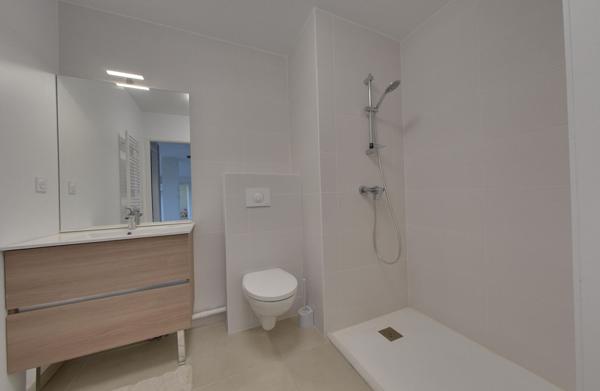 SOUSTONS Appartement récent de 90 m² avec terrasse