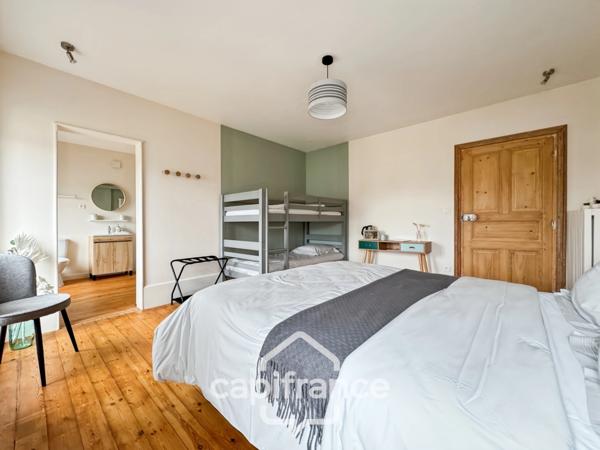 Maison à vendre 10 pièces SAINT GERMAIN DU PLAIN (71)