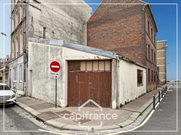 BATIMENT A USAGE DE GARAGE MAIS TRANSFORMABLE EN HABITATION - 83 M²