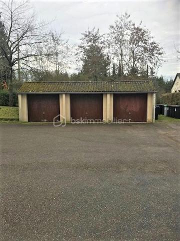Immeuble commercial de 1 140 m²