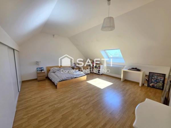 Maison 182 m², 4 Chambres sur Terrain de 517 m²