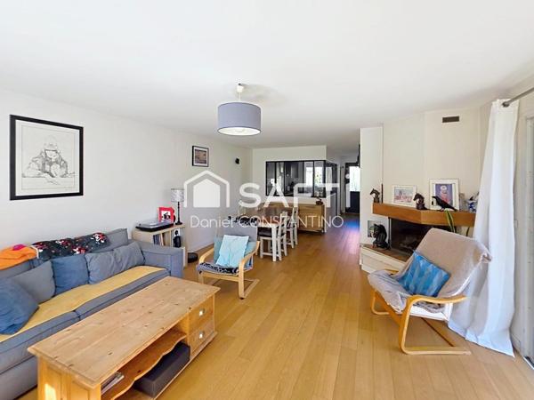Maison 182 m², 4 Chambres sur Terrain de 517 m²