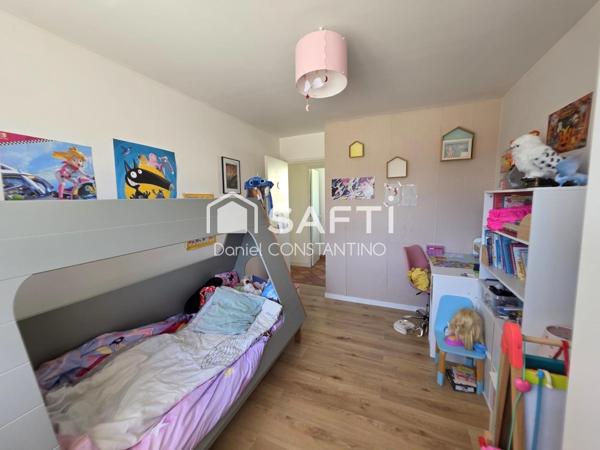 Maison 182 m², 4 Chambres sur Terrain de 517 m²