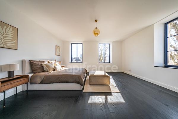 Propriété à vendre composée d'une demeure de Maitre et une deuxième maison avec piscine et jardin