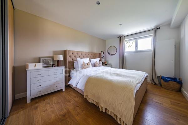 Propriété à vendre composée d'une demeure de Maitre et une deuxième maison avec piscine et jardin