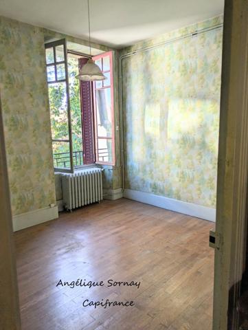 EN EXCLUSIVITE LONS LE SAUNIER (39) MAISON DE VILLE 5 min du centre-ville – Jardin