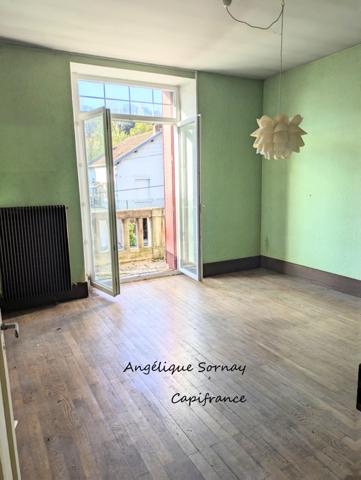 EN EXCLUSIVITE LONS LE SAUNIER (39) MAISON DE VILLE 5 min du centre-ville – Jardin