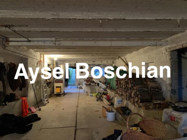 MAISON AVEC GRANGE ET IMMENSE TERRAIN