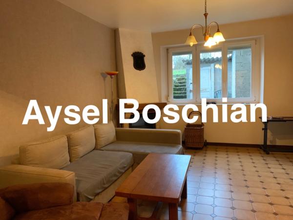 MAISON AVEC GRANGE ET IMMENSE TERRAIN