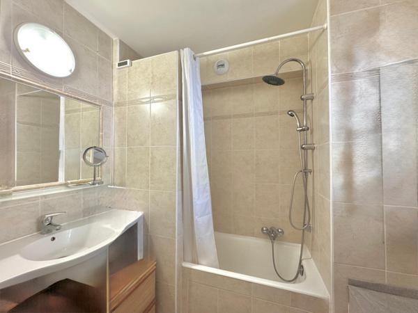 Saint-Raphaël les plaines 8MN à pied de la mer-aperçu mer-appartement 4 couchages