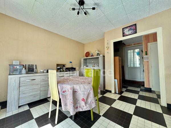 MAISON DE VILLAGE 131 M2, 675 M2 DE TERRAIN, 3 CHAMBRES POSSIBILITÉ D'UNE 4ÈME, DÉPENDANCE, FIBRE, DOUBLE VITRAGE PVC, TERRASSE DE 18 M2, CAVE, TOUT-À-L'ÉGOUT