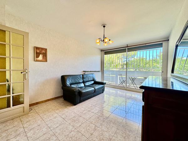 Résidence Val Pins 13015 Appartement type 3 avec balcon et cave