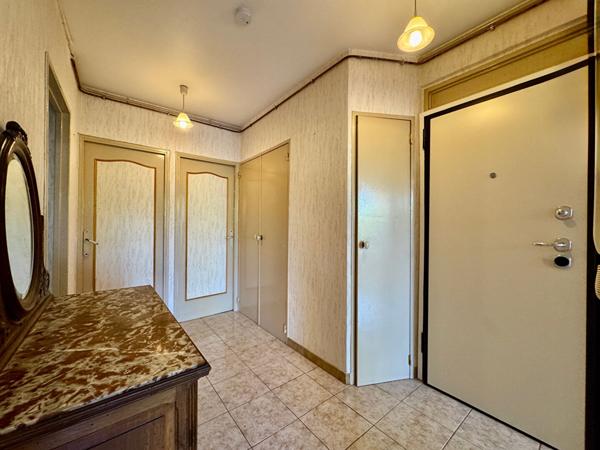 Résidence Val Pins 13015 Appartement type 3 avec balcon et cave