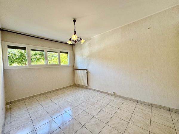 Résidence Val Pins 13015 Appartement type 3 avec balcon et cave