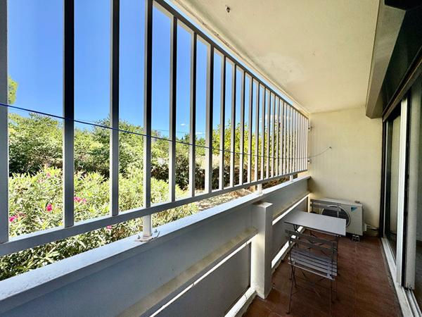 Résidence Val Pins 13015 Appartement type 3 avec balcon et cave