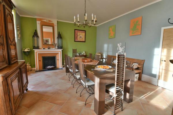 Propriete à vendre 11 pièces proche de SURGERES (17)