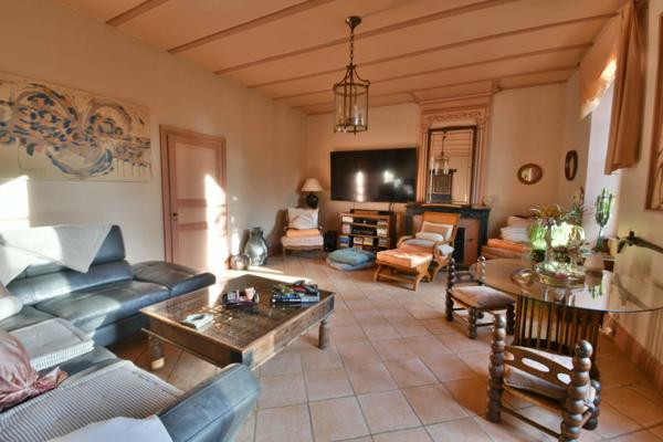 Propriete à vendre 11 pièces proche de SURGERES (17)