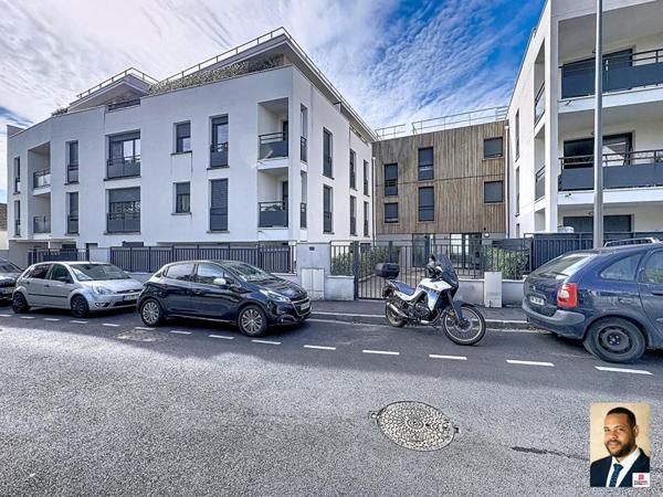 Appartement Longjumeau 3 pièces 59 m²  avec balcons et stationnements