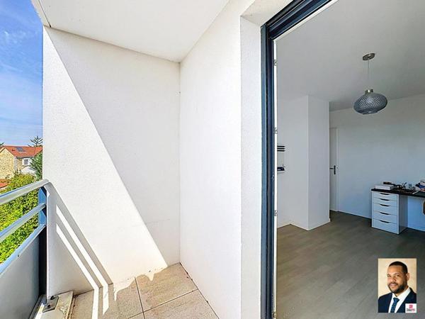 Appartement Longjumeau 3 pièces 59 m²  avec balcons et stationnements