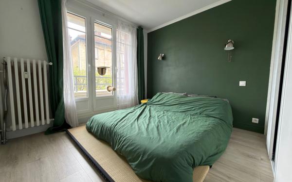 Appartement à vendre    3 pièces • 52,61 m2 Saint-Maur-des-Fossés