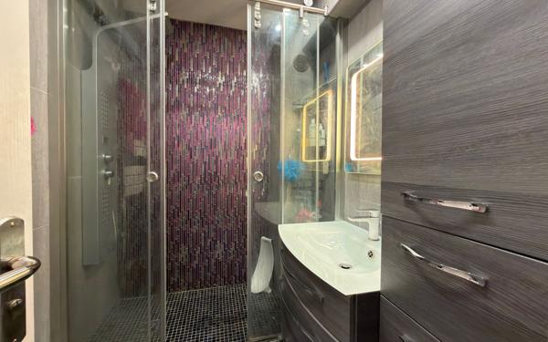 Appartement à vendre    3 pièces • 52,61 m2 Saint-Maur-des-Fossés